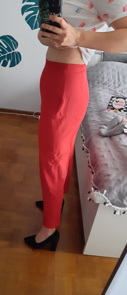 Czerwone eleganckie spodnie na kant Bhs S