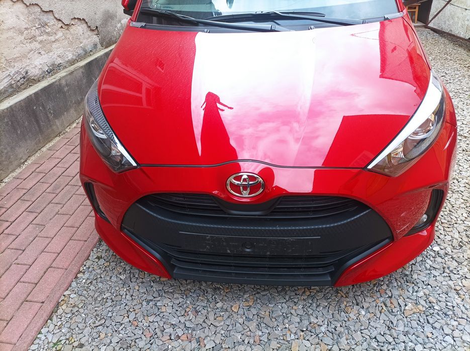Maska błotnik zderzak lampy drzwi deska poduszki silnik Toyota Yaris 4