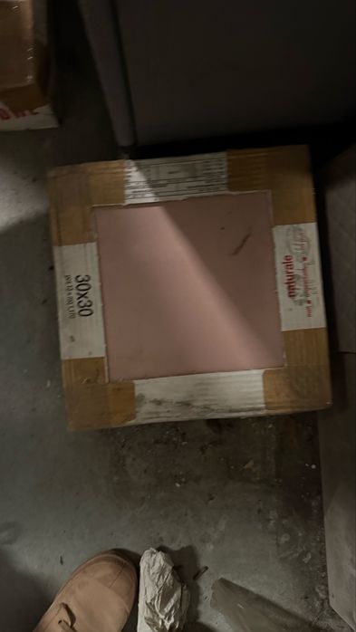 Płytki gresowe różowe 30x30