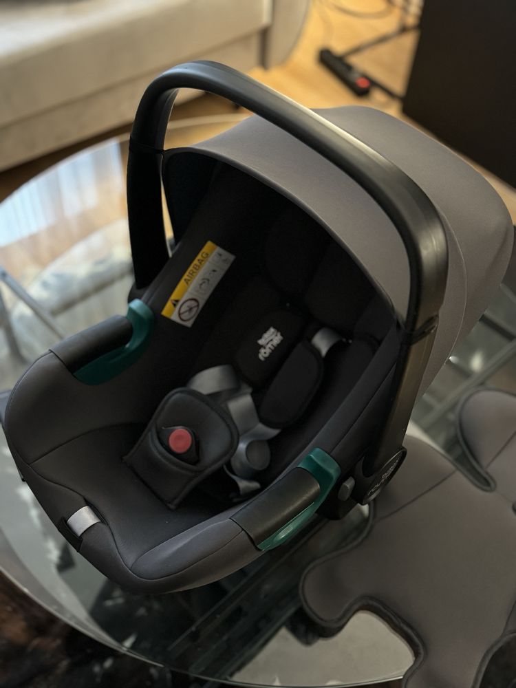 fotelik firmy Britax Römer BABY-SAFE 3 iSENSE