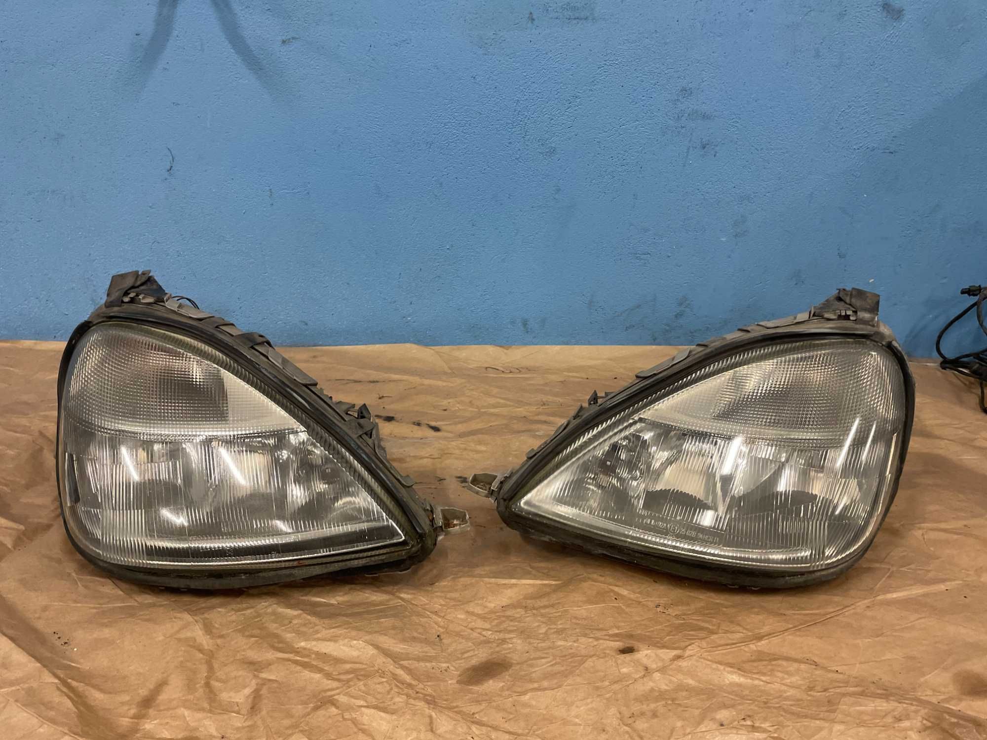 Lampa przednia prawa / prawy przód Mercedes A W168 EU 97-