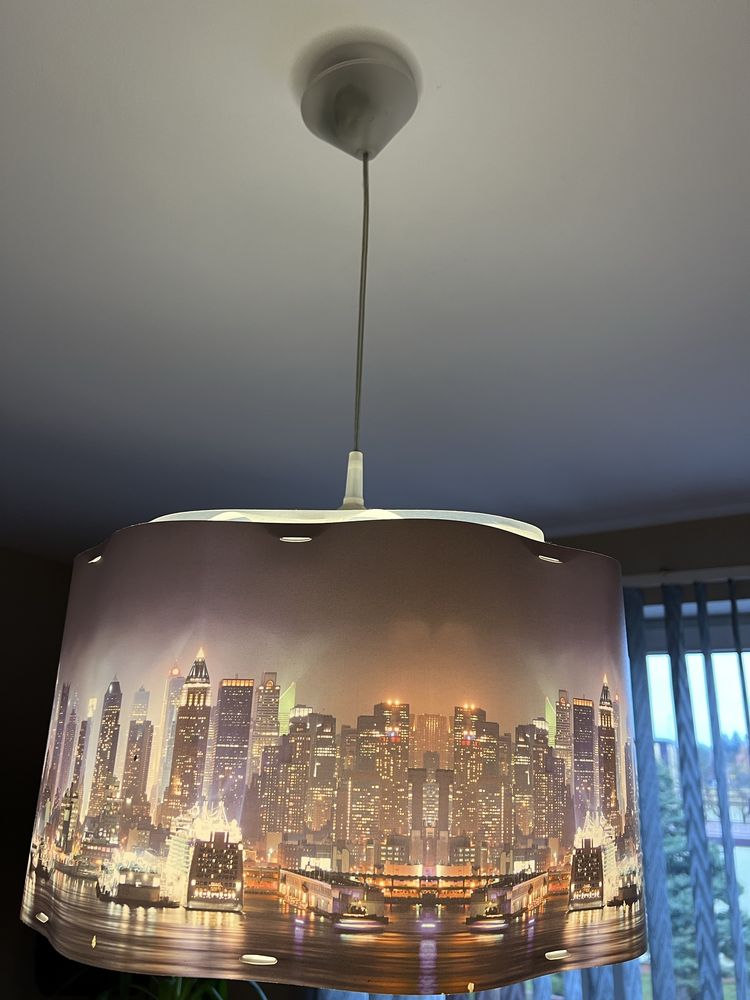 Lampa wisząca - miasto