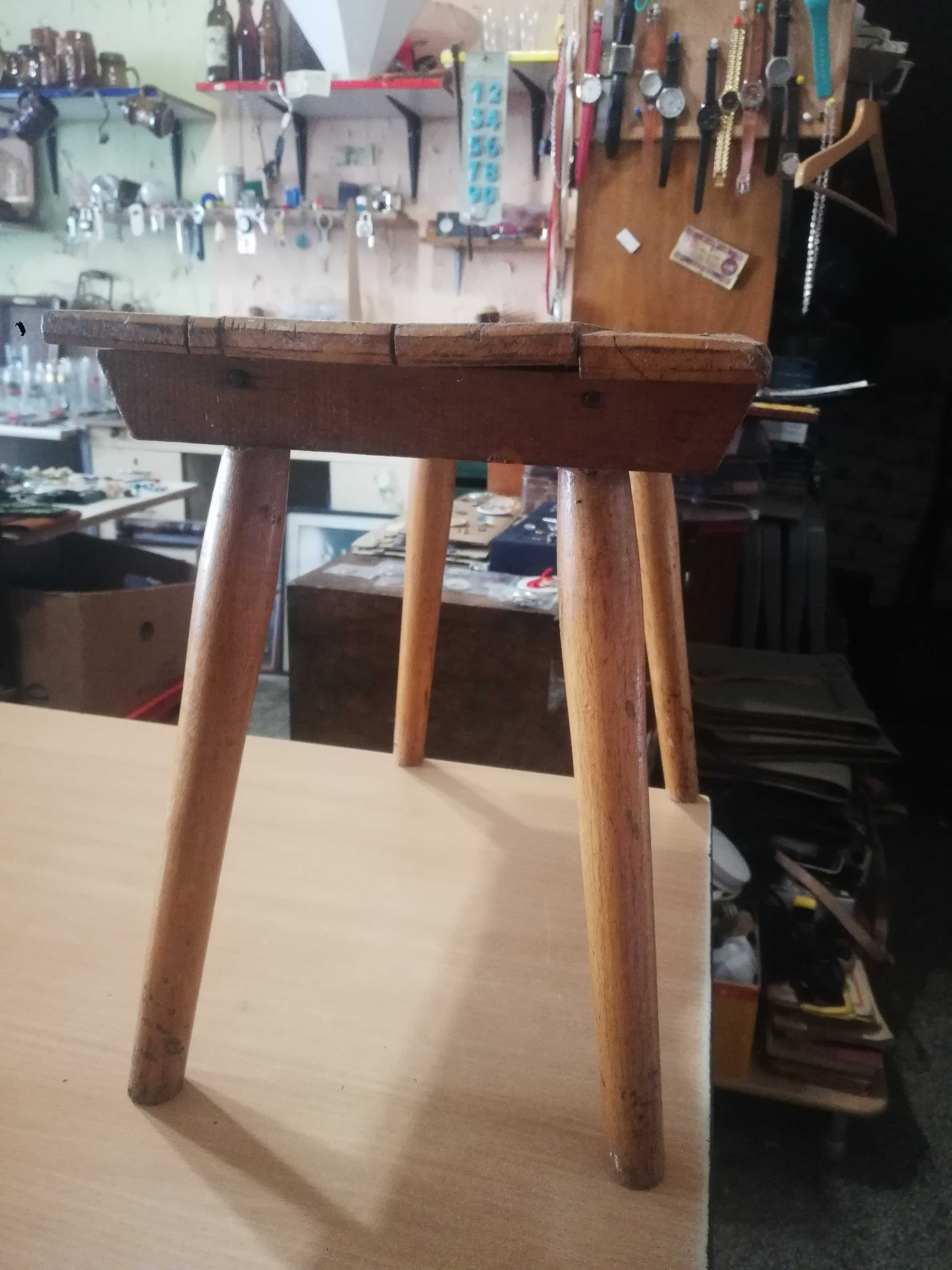 Stary drewniany taboret PRL              L