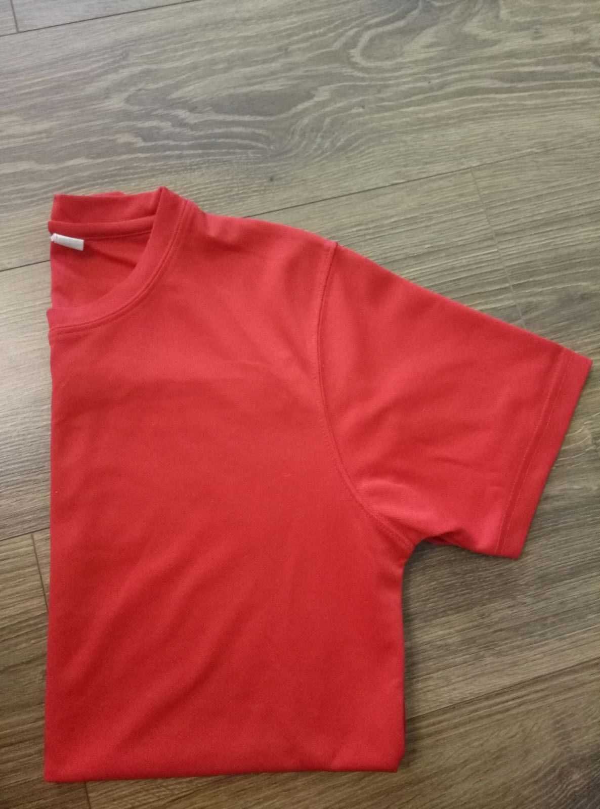 Червона спортивна чоловіча футболка