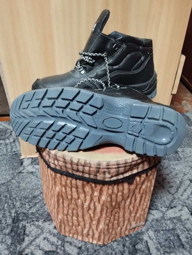 Рабочие ботинки. Спец