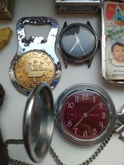 фонарик,часы зажигалки вещи из прошлого