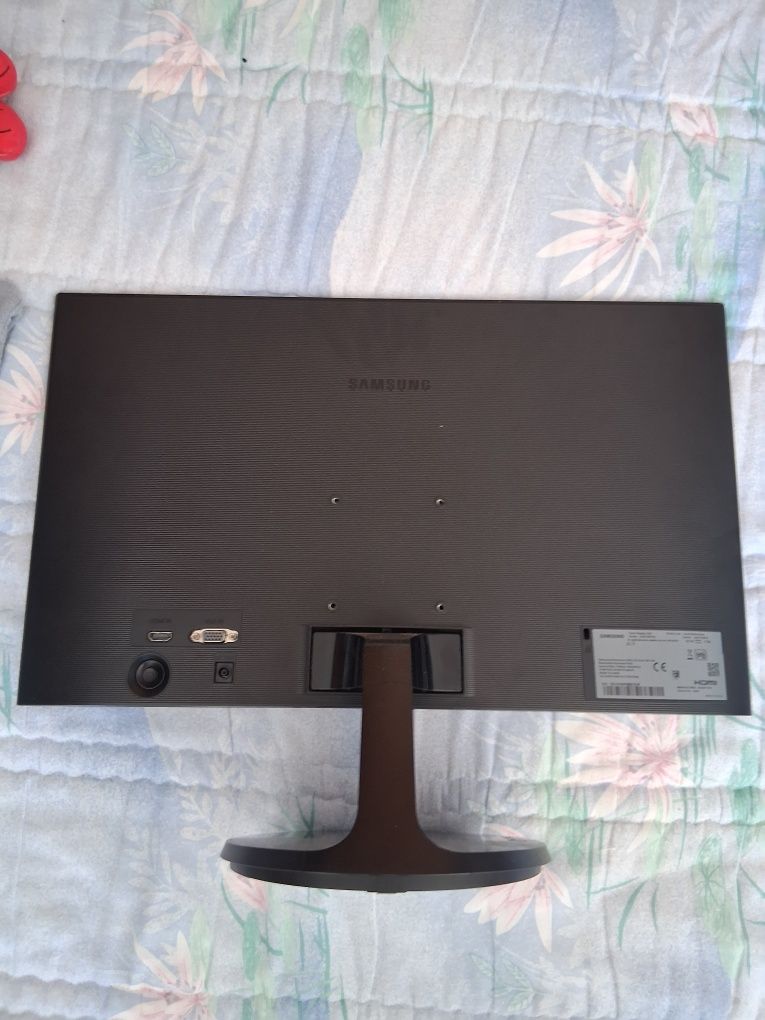 Monitor Samsung médio