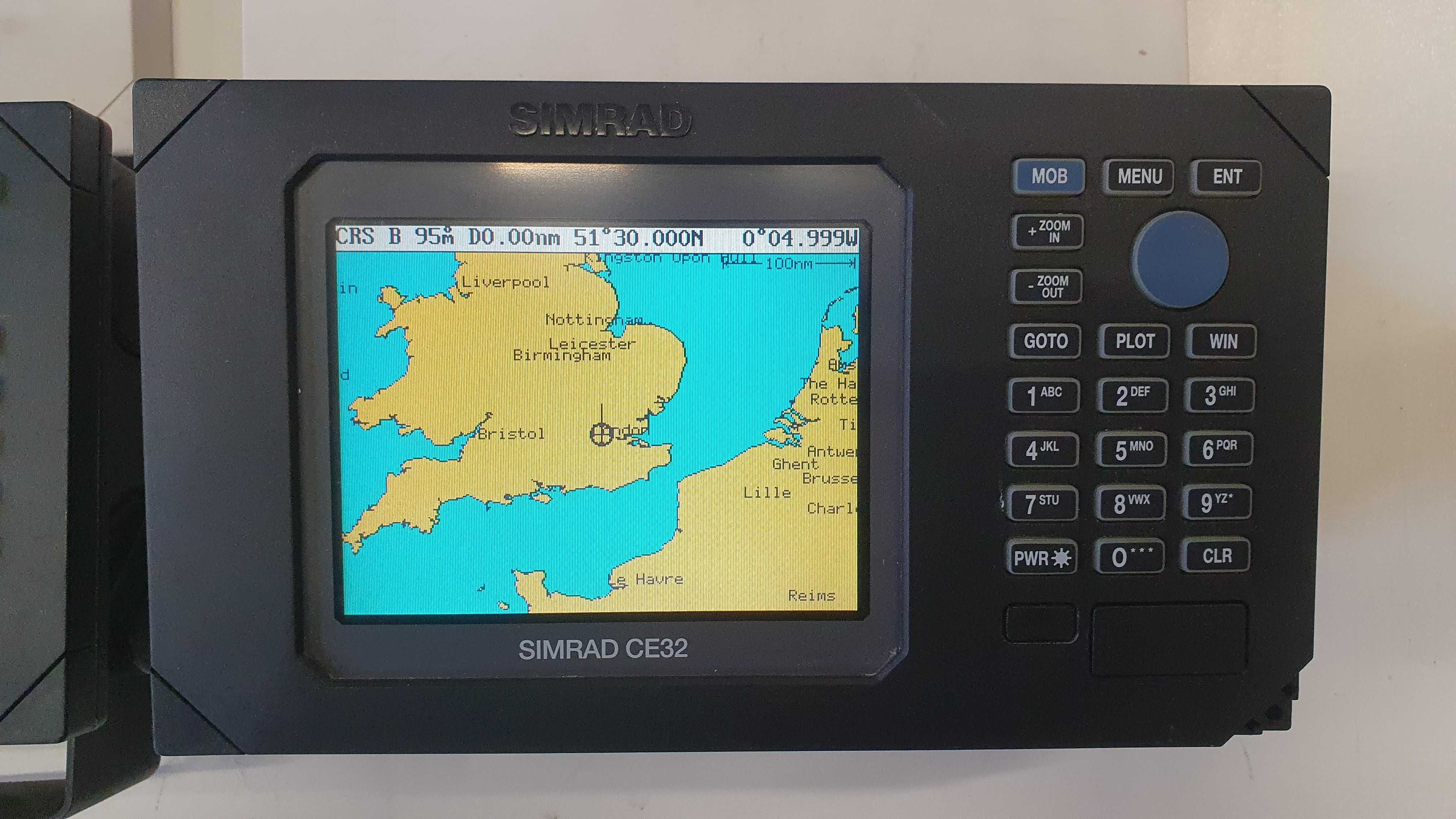 Картплоттеры-эхолот-радар Simrad shipmate CE32 + дублер shipmate DC30