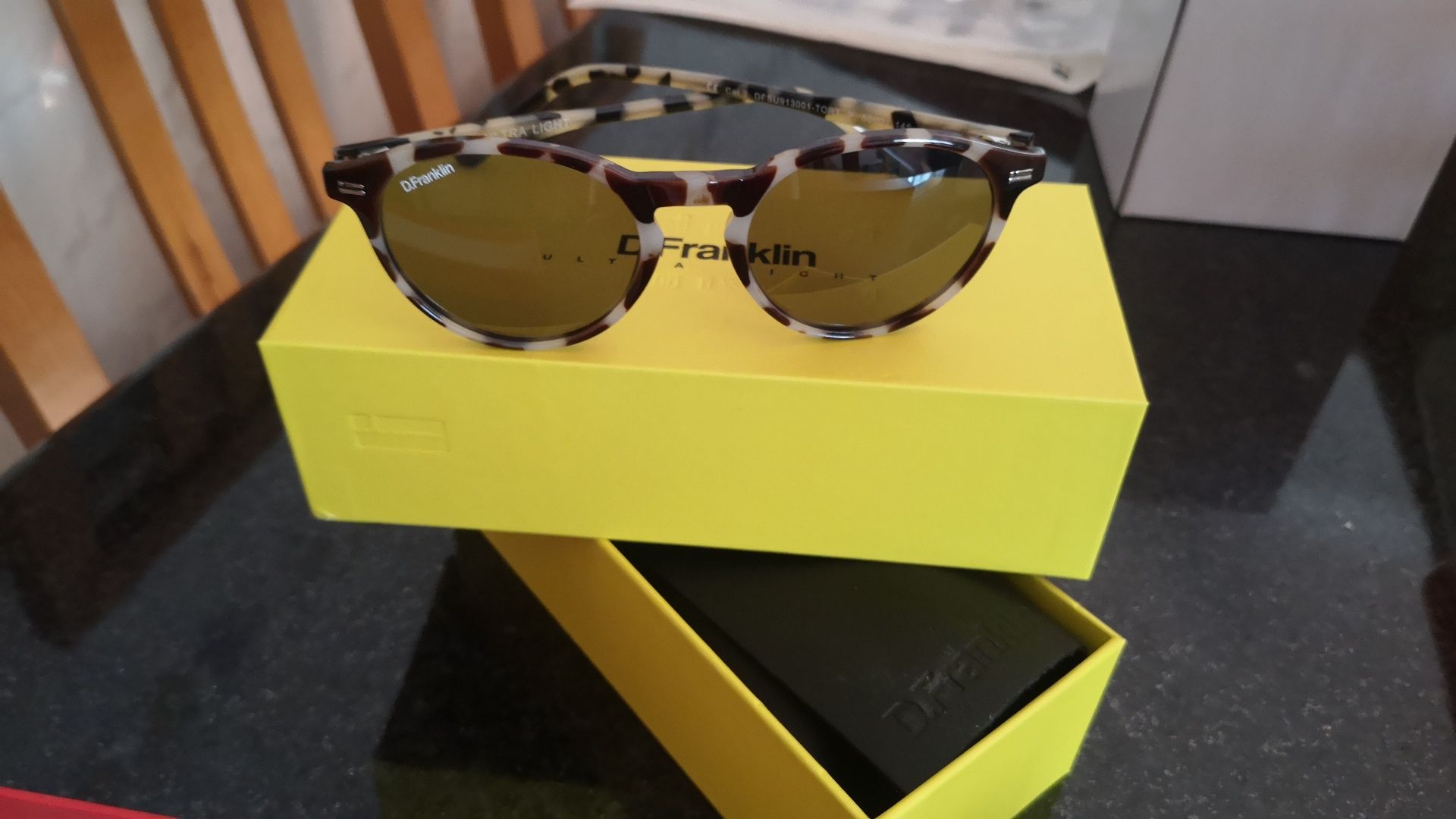 Oculos de sol como novos