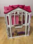 Domek dla Barbie składany - walizka - Mattel