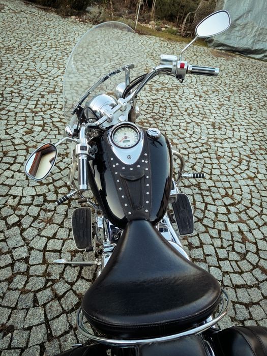 Yamaha XVS 1100 V-STAR