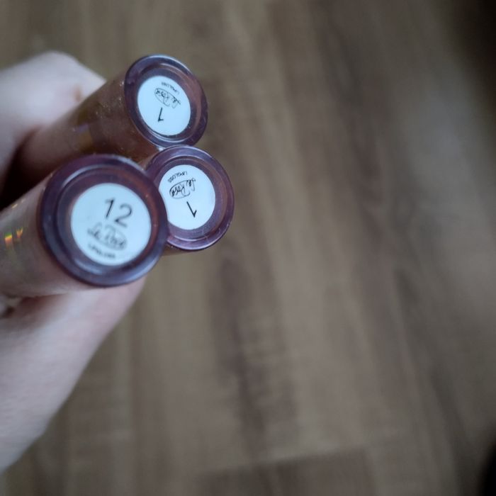 Блеск для губ Новый