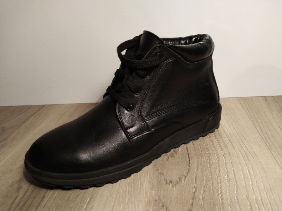 Продам ботинки 42- 43р