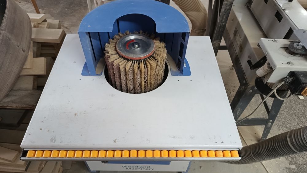 Продаємо щітковий шліфувальний верстат