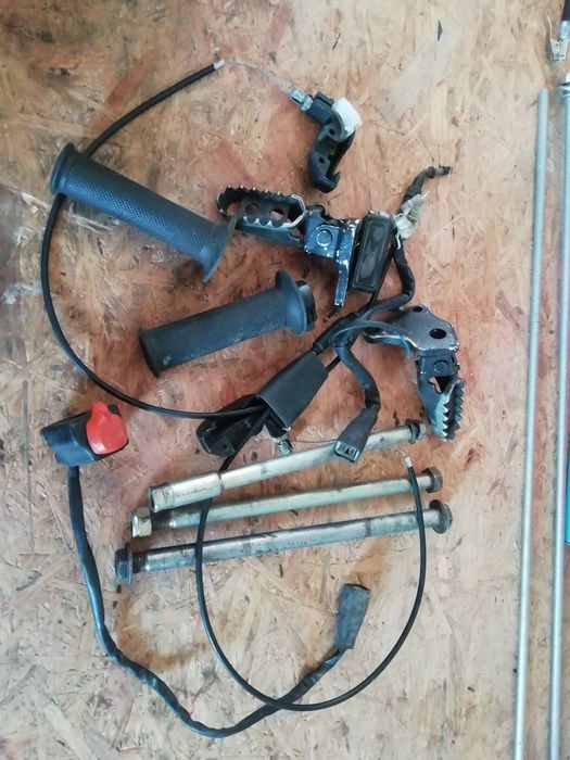 Cagiva w16 600 części do tego motocykla