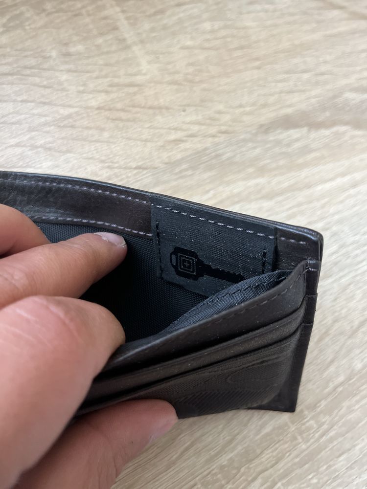 Гаманець 5.11 Tactical Wheeler Leather Bifold WalletDark Brown