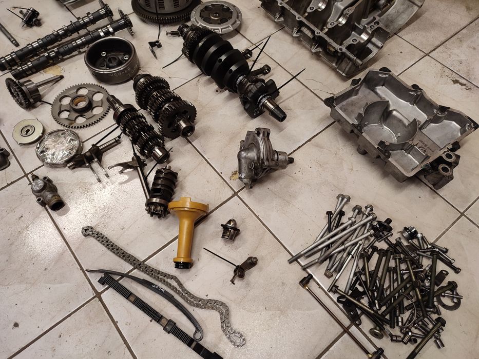 Kawasaki ZXR 400 silnik części wał skrzynia sprzęgło karter magneto