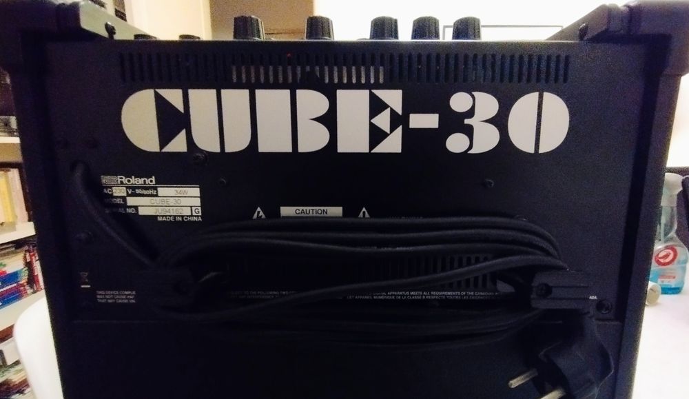 Amplificador Guitarra ROLAND CUBE 30