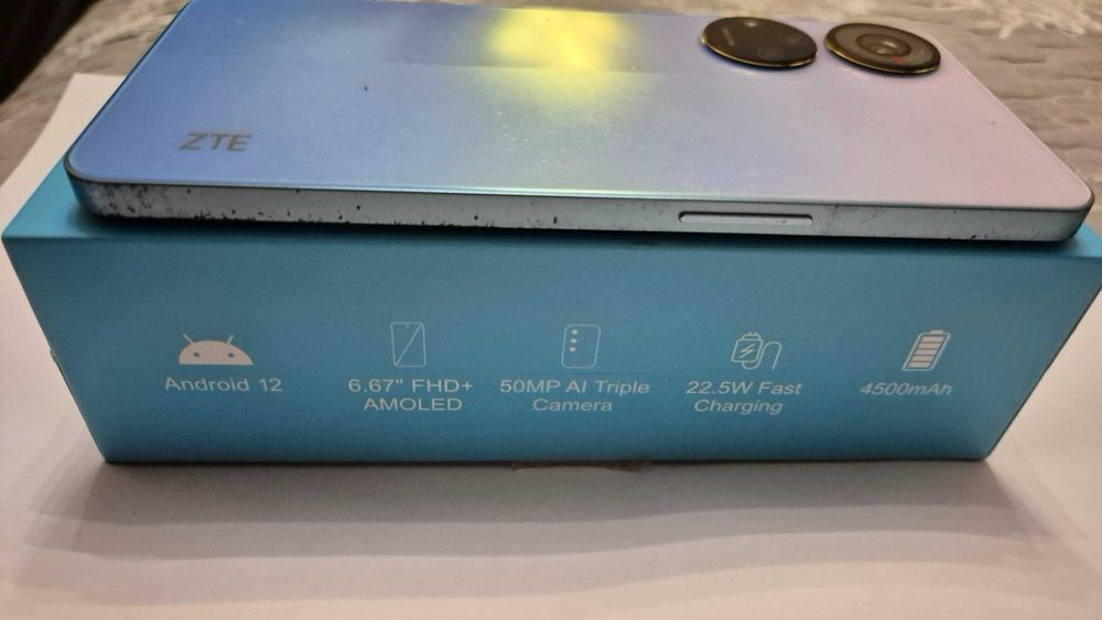 Продам смартфон ZTE Blade V40s 6/128 GB Blue