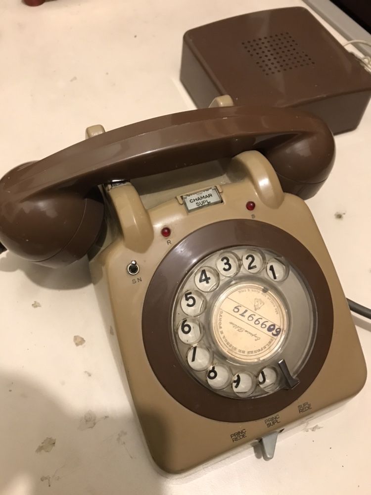 Telefone antigo para colecionadores
