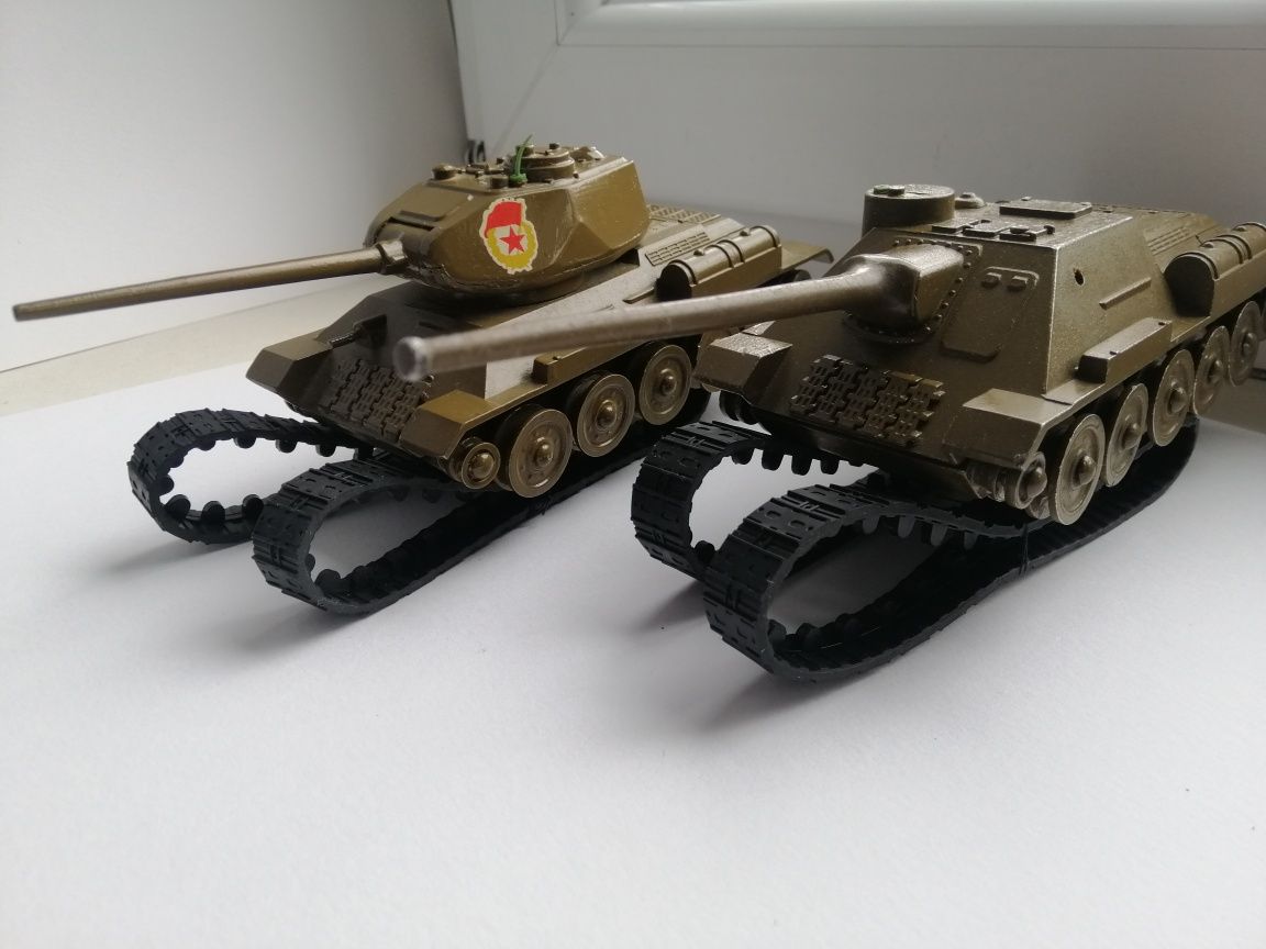 Гусениці гумові на моделі танка Т-34,СУ-100, . в масштабі 1:43