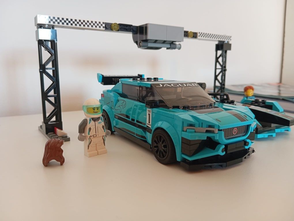 Sprzedam Lego 76898 kompletne ( co do klocka ) wraz z  instrukcja
