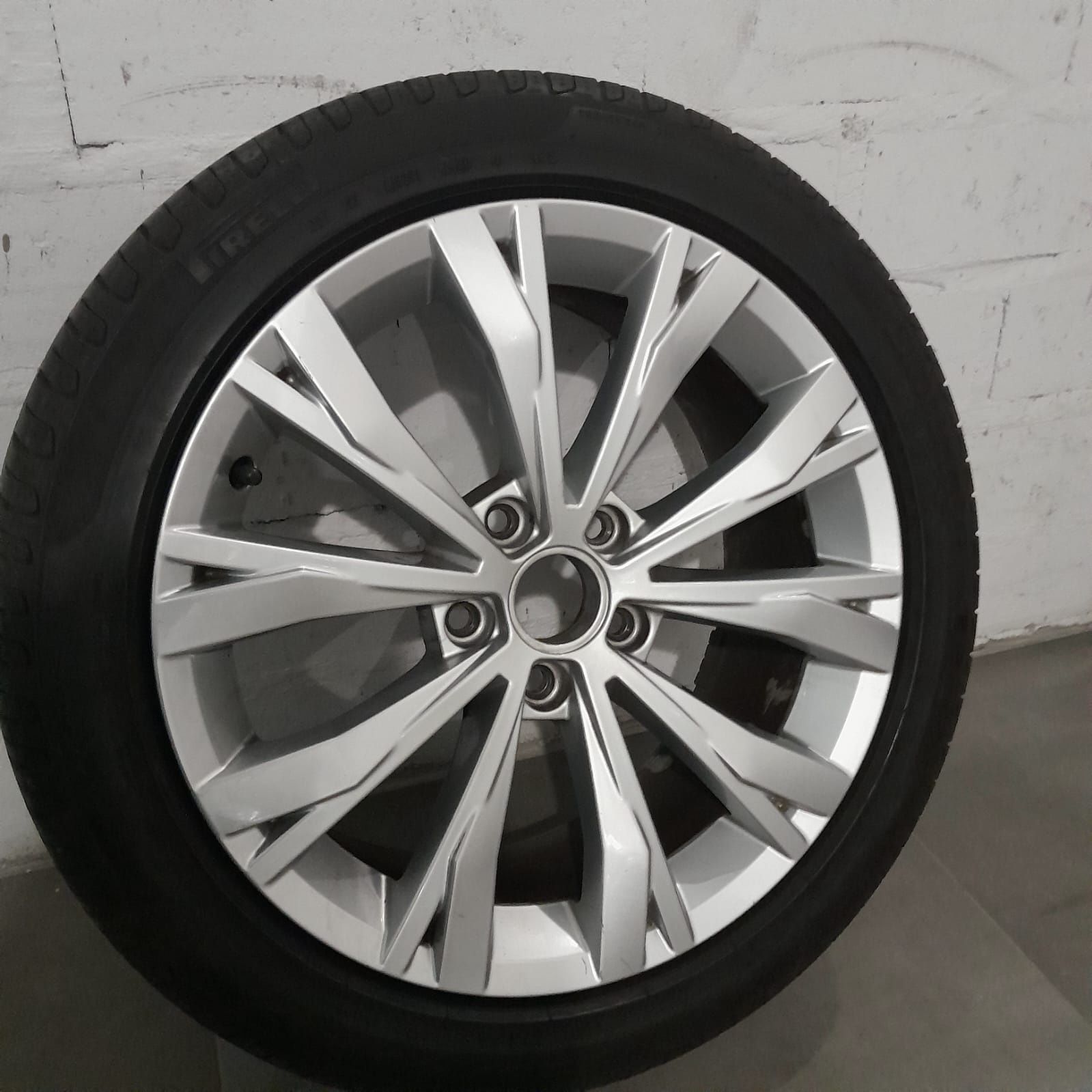 Koła Felgi 17"  VW 7Jx17H2 ET40 z oponami