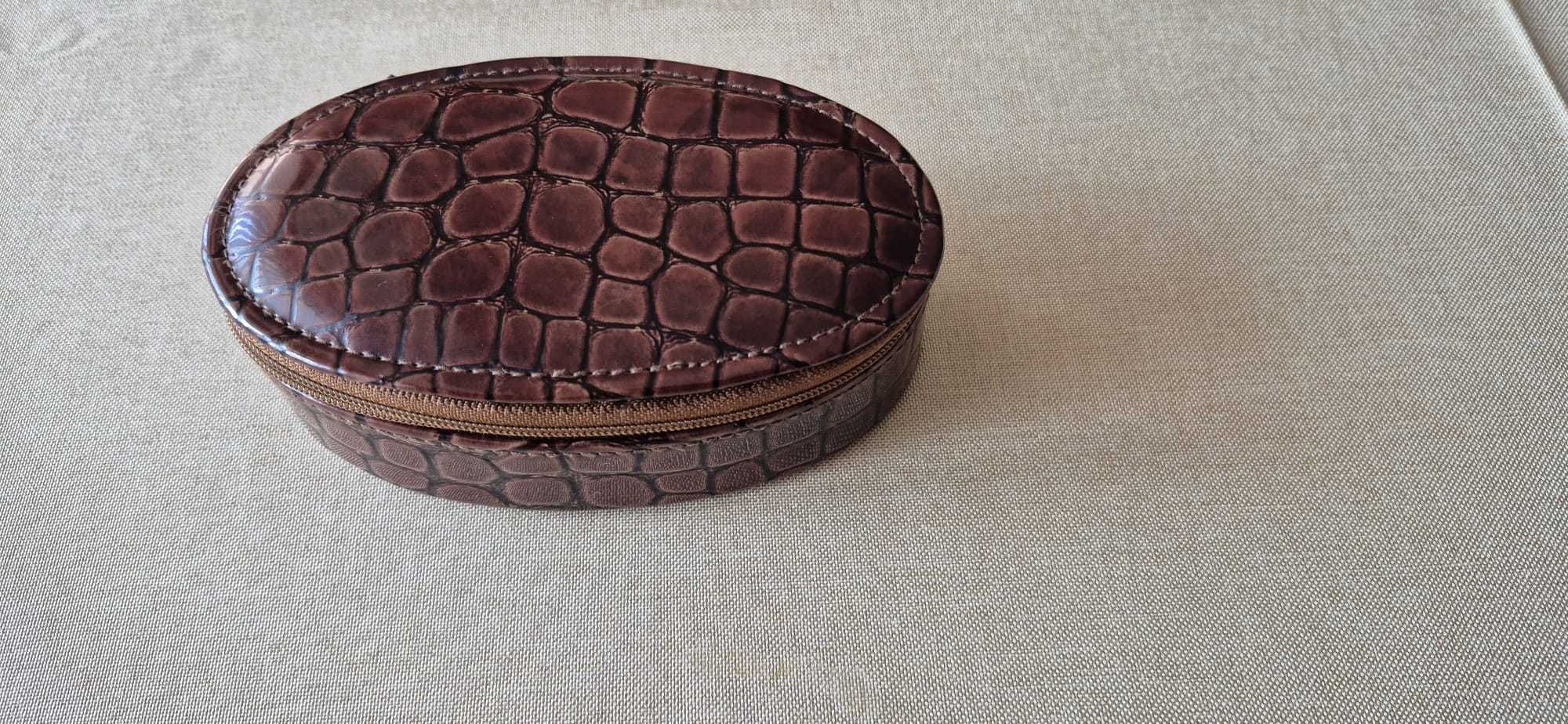Porta joias ideal para viagem da marca Sir Rondo's