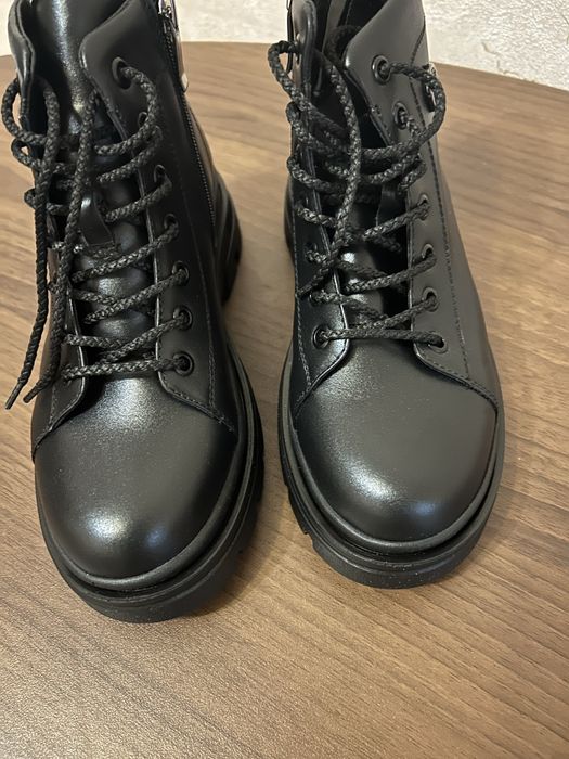 Черевики жіночі осінні шкіряні нові (38р; 24,5см)