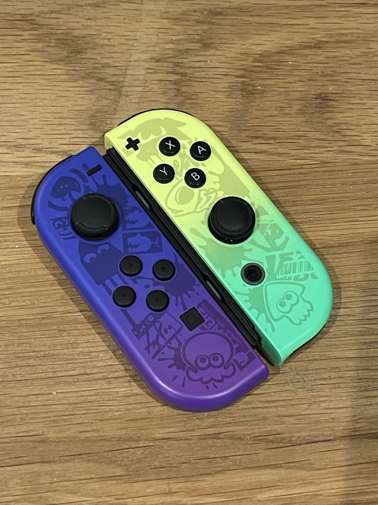 Sprzedam zestaw Nintendo Switch Oled - Edycja Splatoon 3 + gry