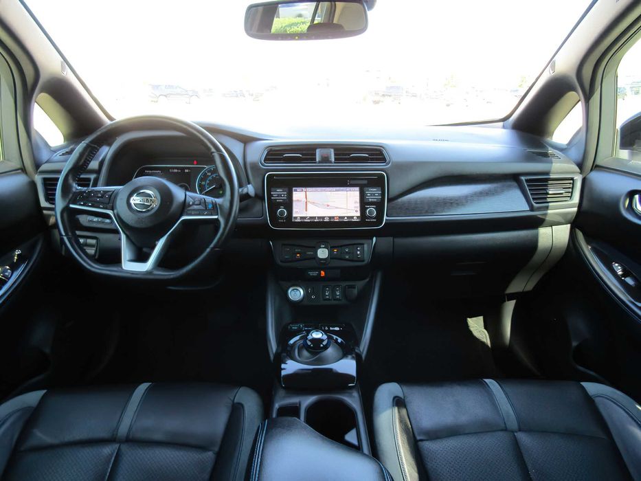 Nissan LEAF SL      2019