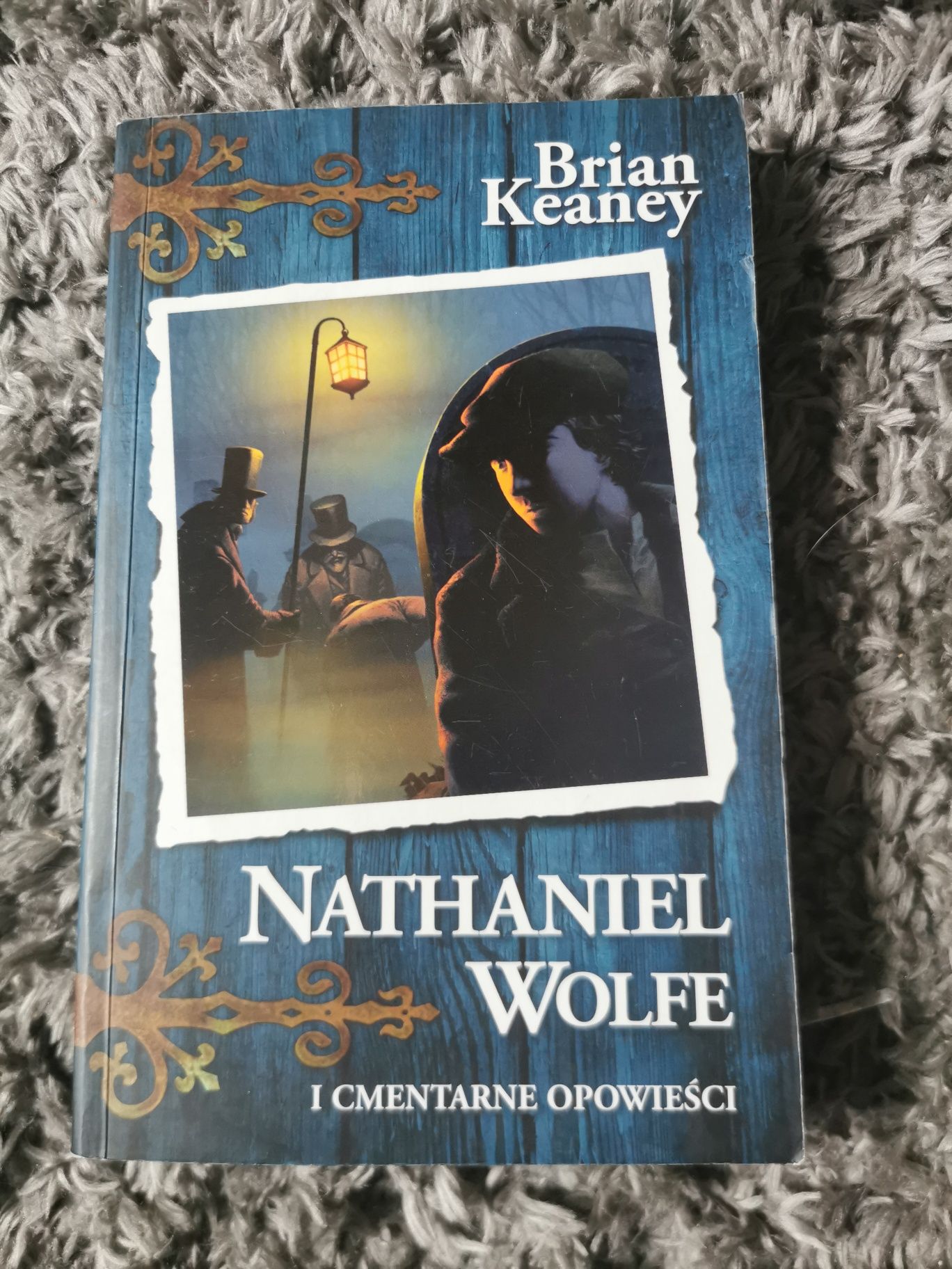 Brian Keaney "Nathaniel Wolfe i cmentarne opowieści"