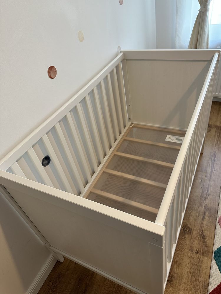 Lóżeczko dzieciece IKEA SUNDVIK +materac i prześcieradło- stan idealny