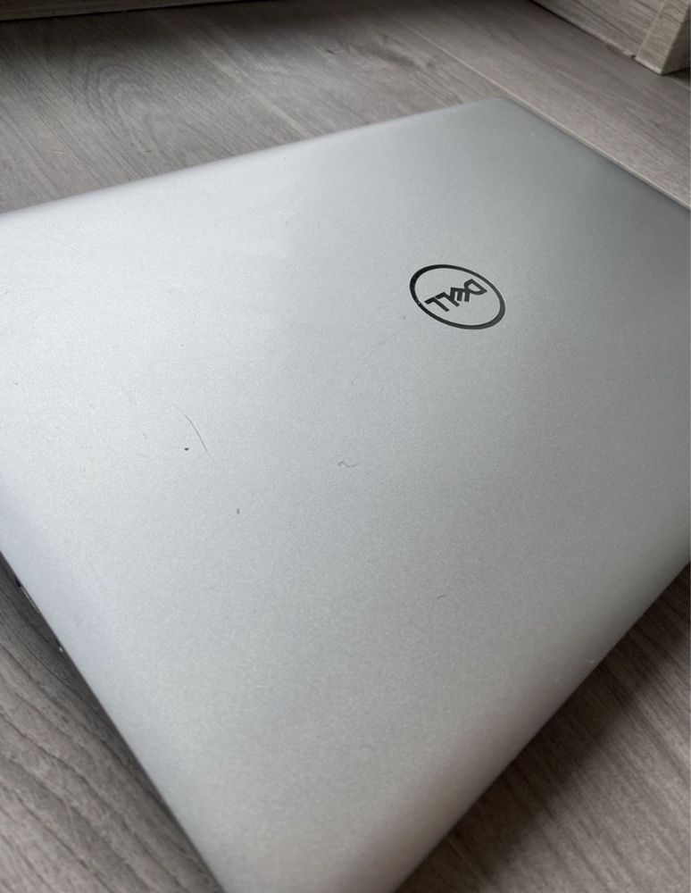 Laptop dell inspiron 15