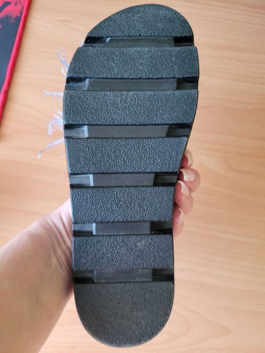 Шльопанці турецького виробництва