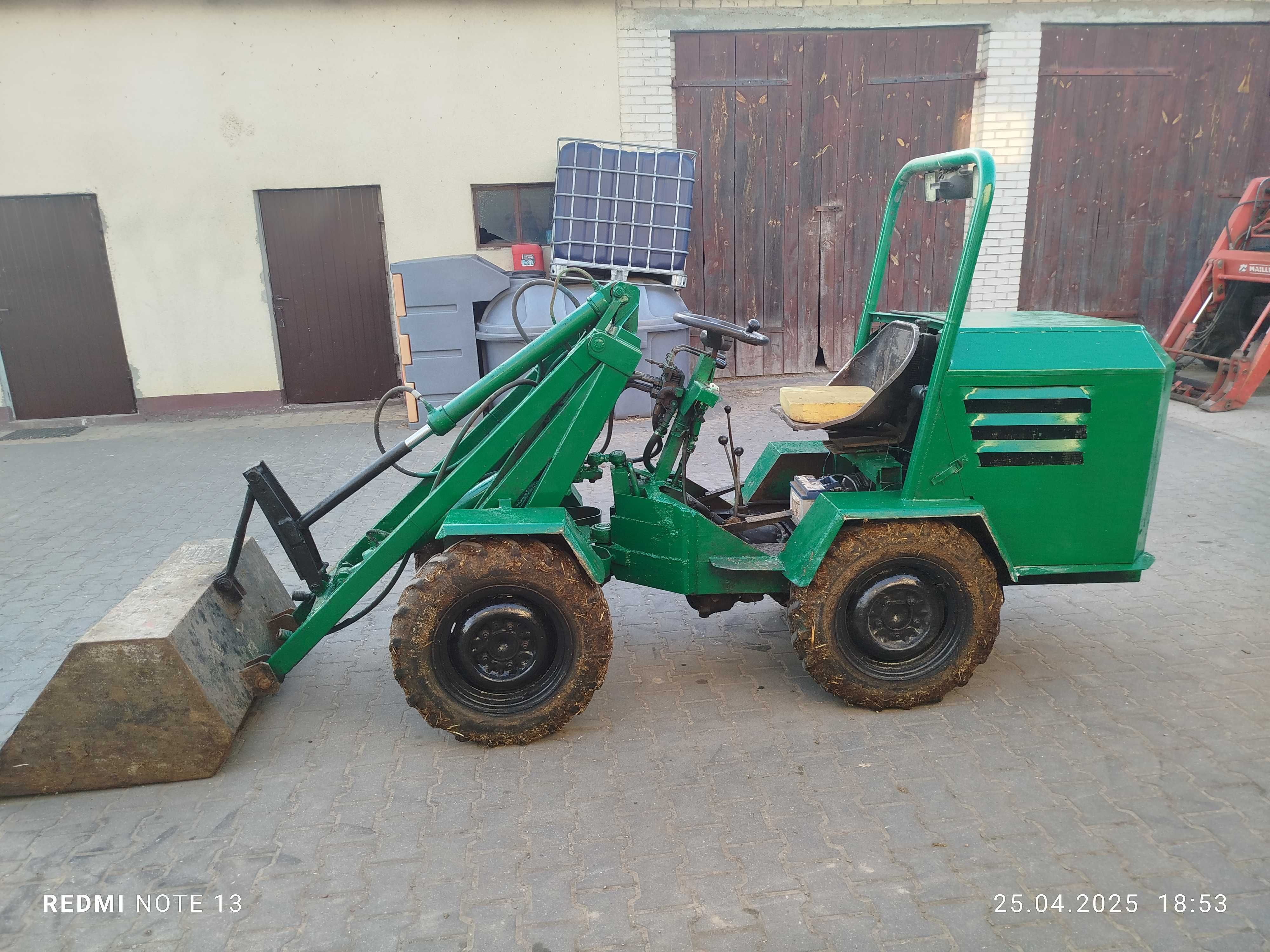 Sprzedam mini Ładowarkę   szer 1 m 4x4