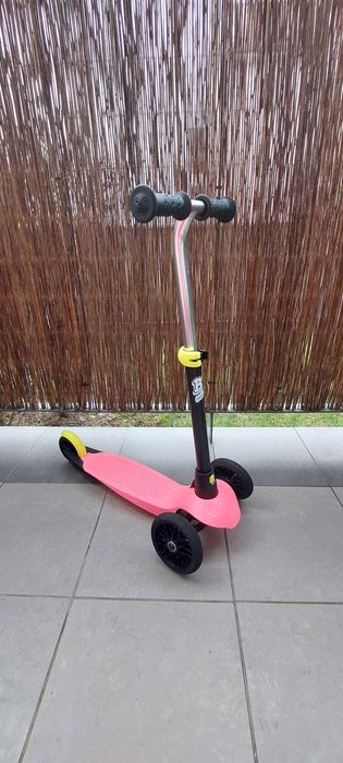 Hulajnoga trójkołowa decathlon