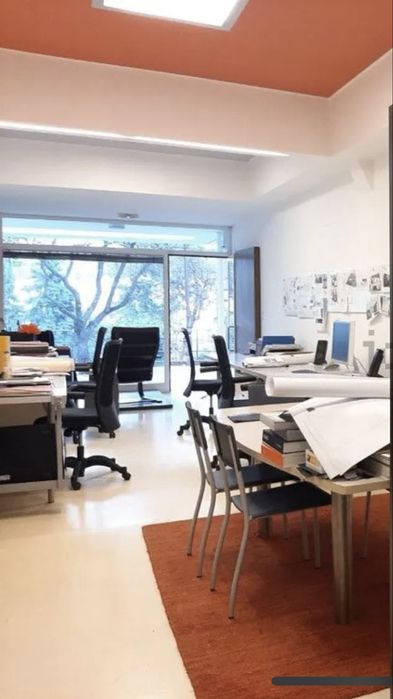 Atelier Escritório, com WC e copa.