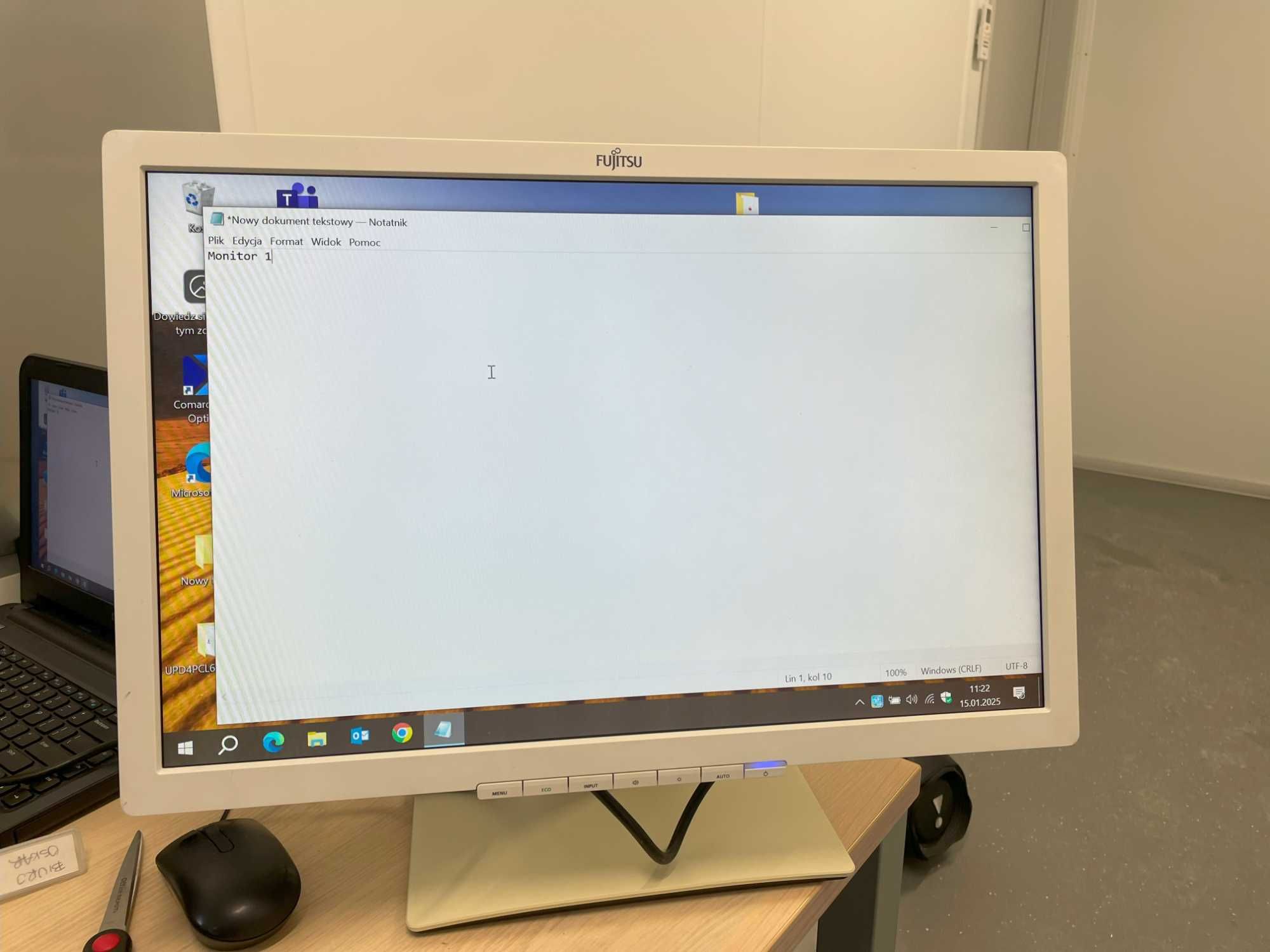Monitor Fujitsu 22W-7LED