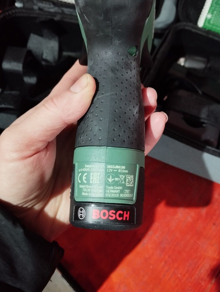 Новий, акумуляторний дриль -шурупокрут Bosch EasyImpact 12