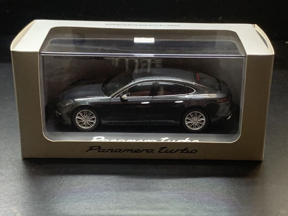 Porsche panamera 1:43 Herpa