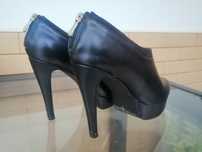 Botins pretos muito bonitos