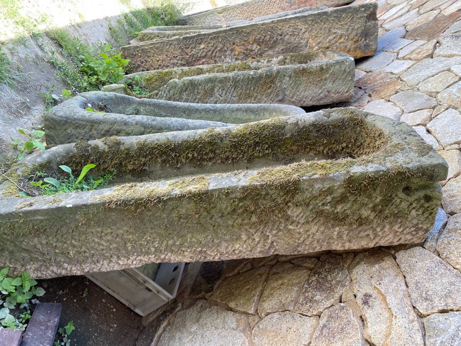 Koryto z piaskowca (stare)