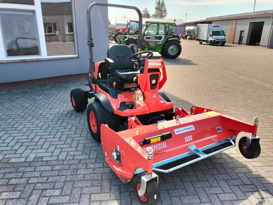 Kosiarka Kubota F251 4WD Nośnik narzędzi z agregatem TEG 1600 HD