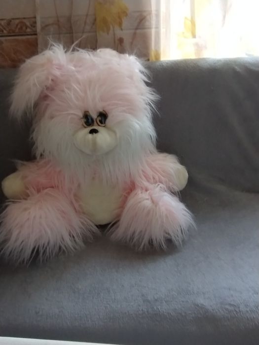 Пушистый нежный заяц.