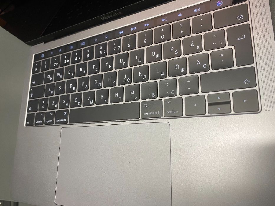 Гравіювання клавіатури ноутбуків MacBook Windows / Magic keyboard