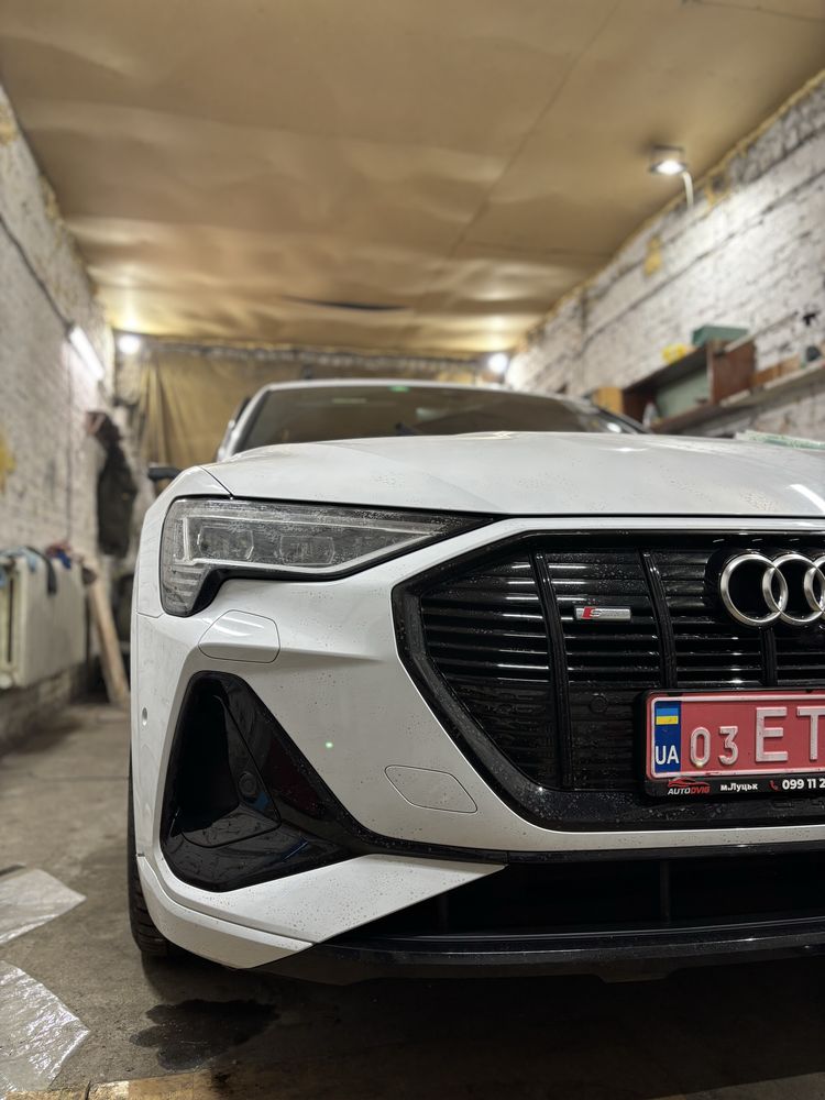 Тонировка авто, антигравійна плівка, захист фар Київ