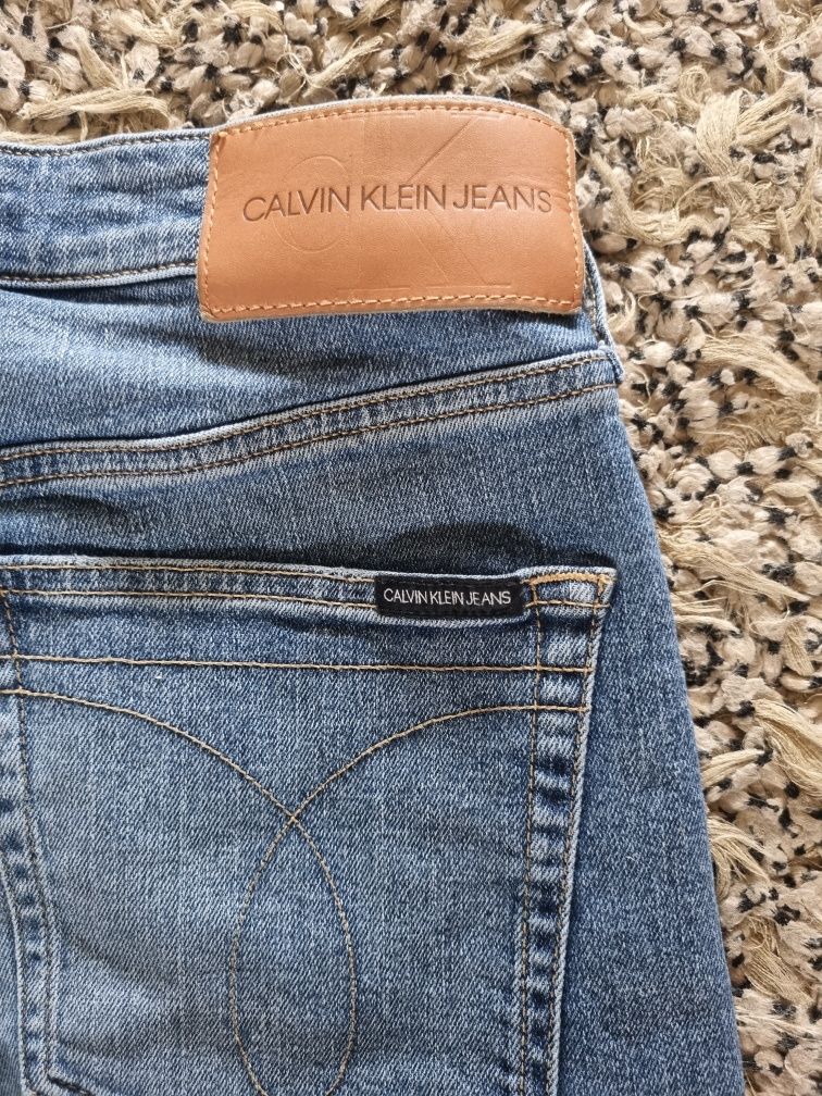 Spodenki Calvin Klein w 30