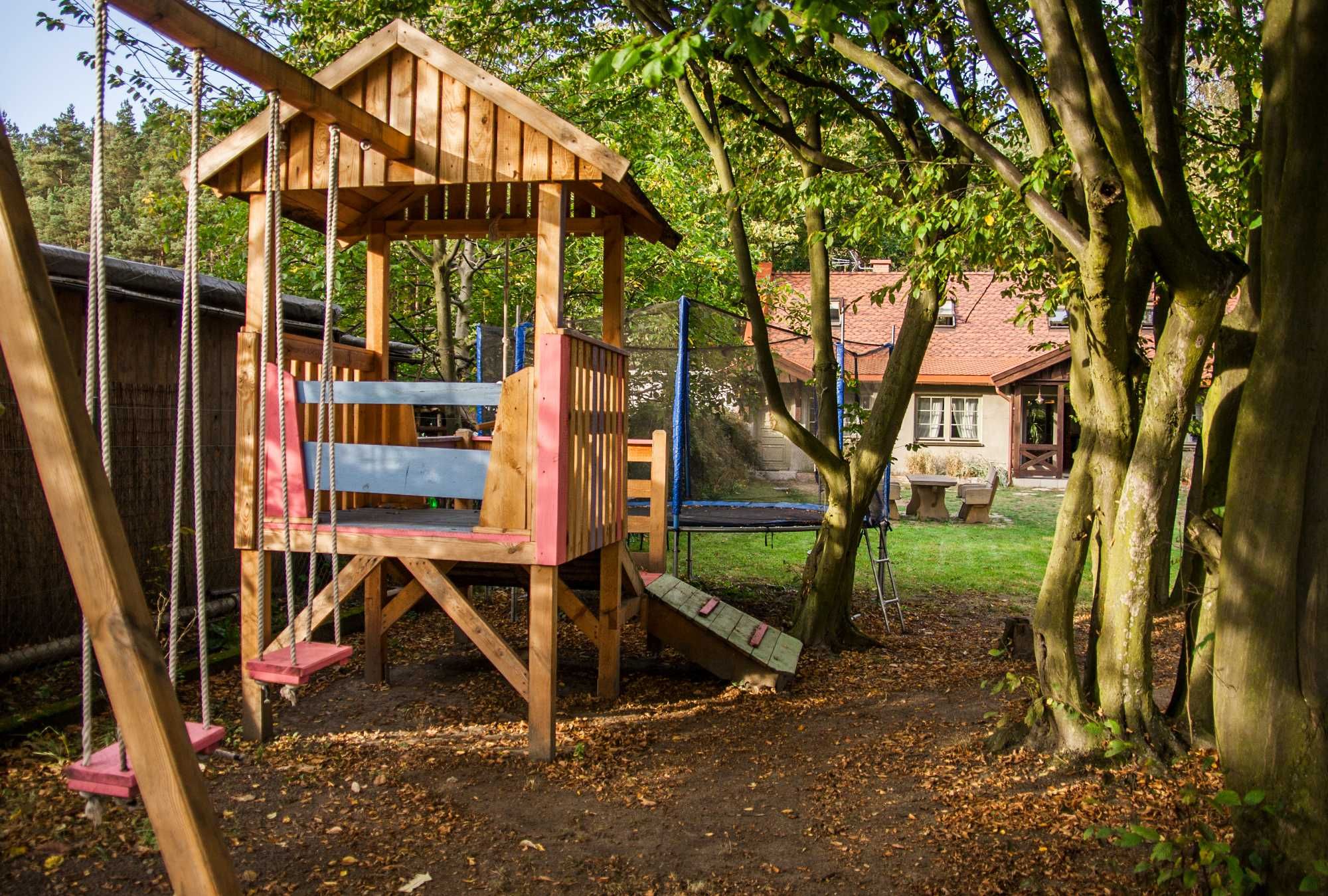 Pod grabami, pokoje z łazienkami i apartamenty,
