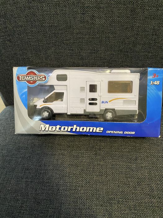 Игрушечный дом на колесах Teamsters Motorhome 1*48